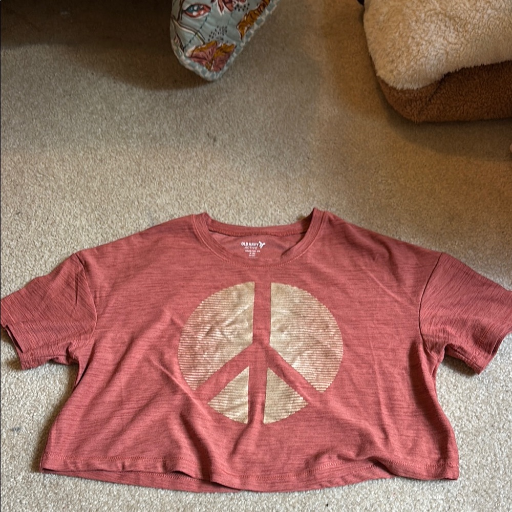 Old Navy Gold and Red Short Sleeve Tee Casual Comfort